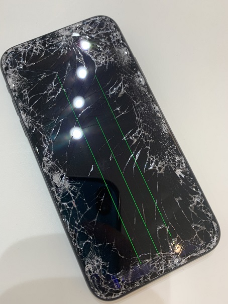 iPhone11　液晶破損　修理前