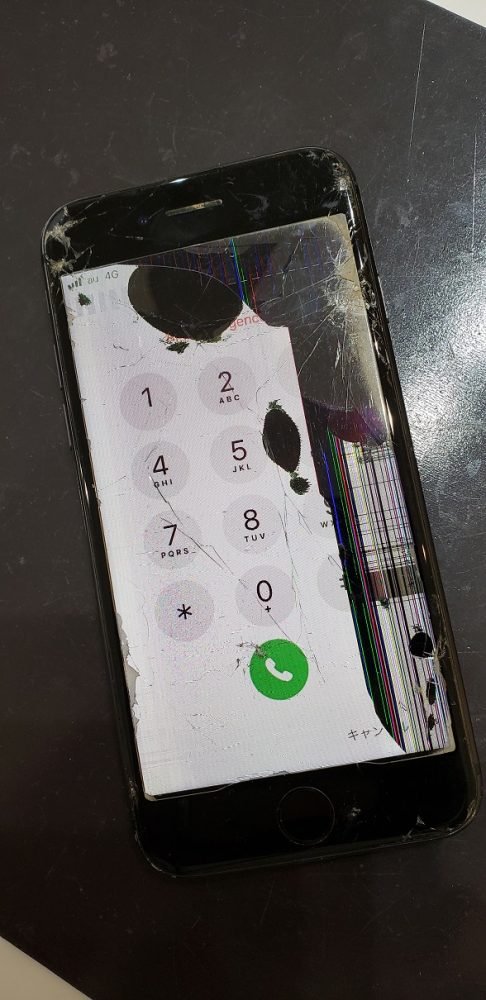 iPhone8　液晶表示不良　修理前