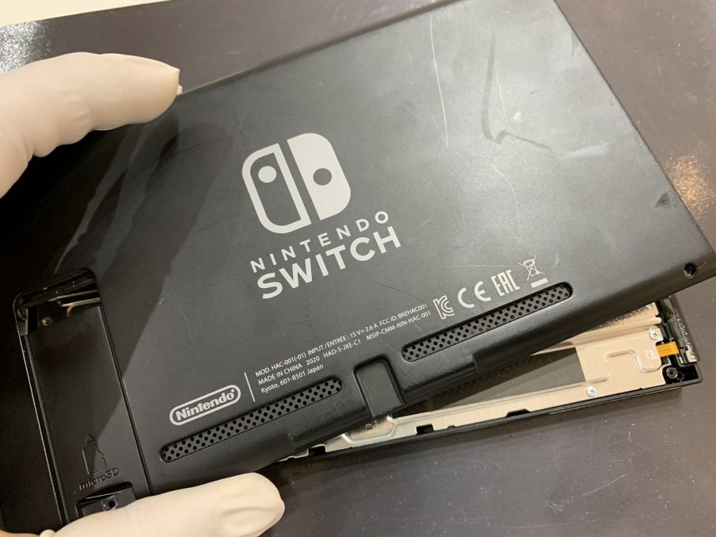 Nintendo Switch　分解開始