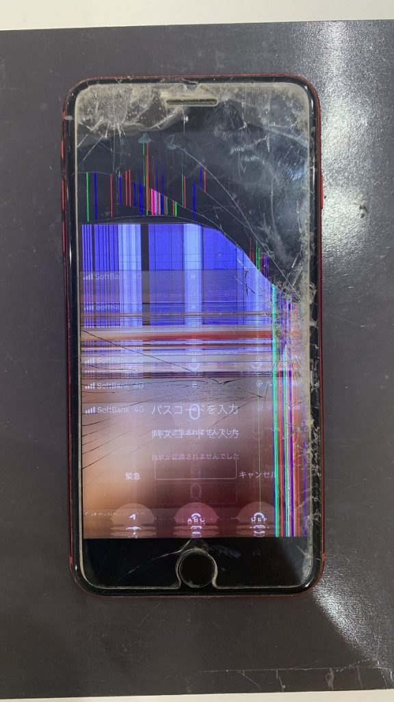 iPhone8Plus　液晶破損　ノイズ　タッチ不可