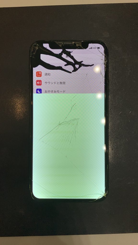 iPhoneX　画面破損　表示不良　液漏れ