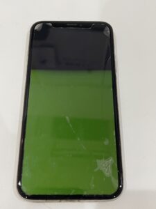 iPhoneX　画面修理前