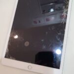 【iPad8のガラス交換】iPad第8世代のガラスが割れた修理を 福岡 天神西通り で直す！
