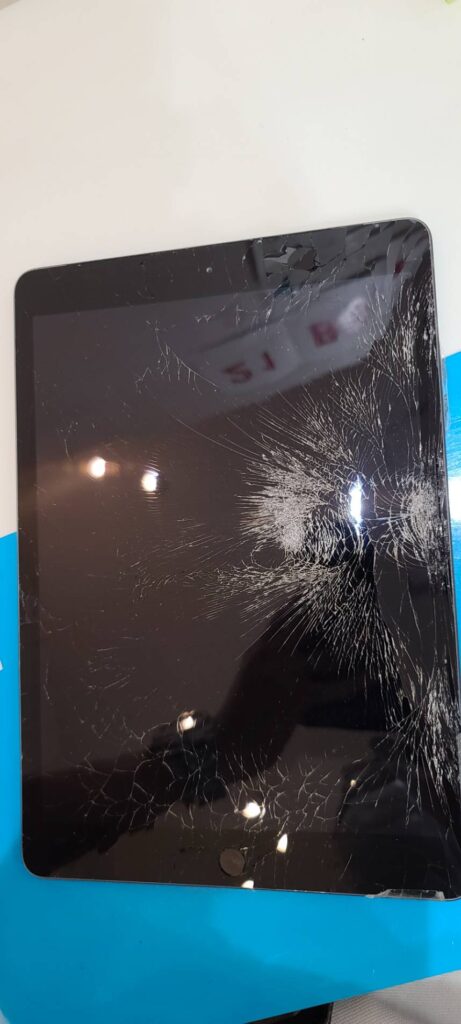 iPad7　ガラス交換修理前