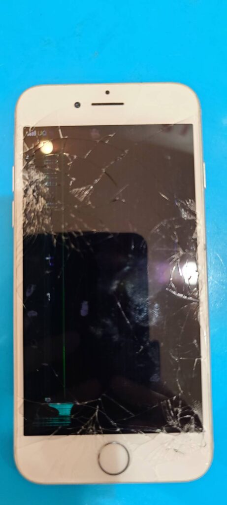 iPhone7　画面修理前